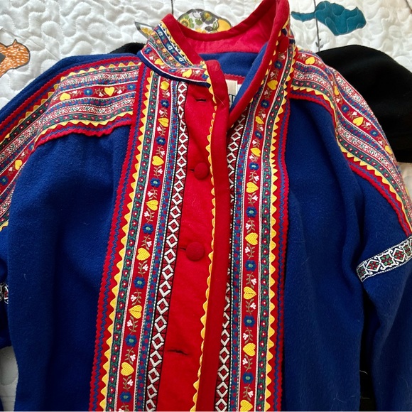 Vintage Nordic Hand-Embroidered Wool long Woman’s Coat by Samii. Size Small. - Picture 3 of 4